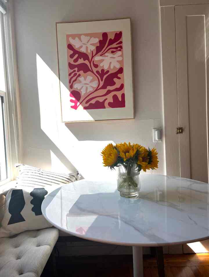 cozy and colorful breakfast nook #colorfulinteriors #breakfastnooo 