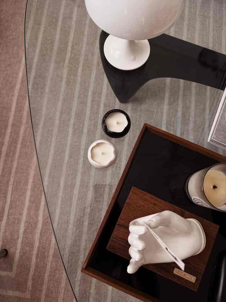 Coffee Table styling 🖤


#livingroom #livingroominterior #livingroomtable #coffeetable #candle #tary #incenseholder #paperincense #lamp #lighting #HermanMiller #houseoffinnJuhl #louispoulsen #homestyling 