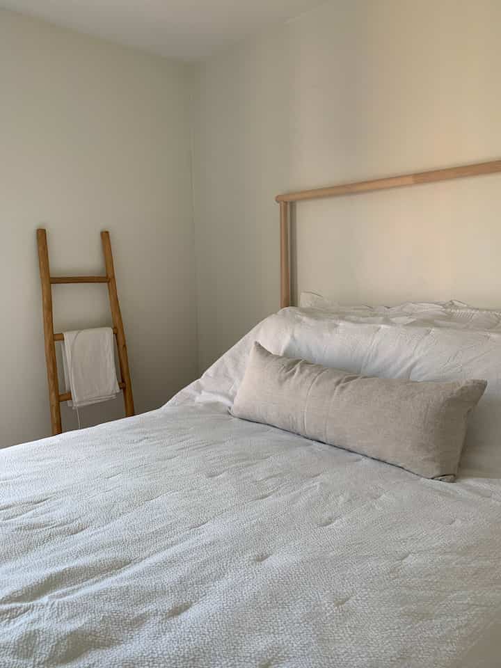 Cozy and relaxing bedroom💤
#bedroom #linen #bedding #japandi #interior #bedroominterior #bed