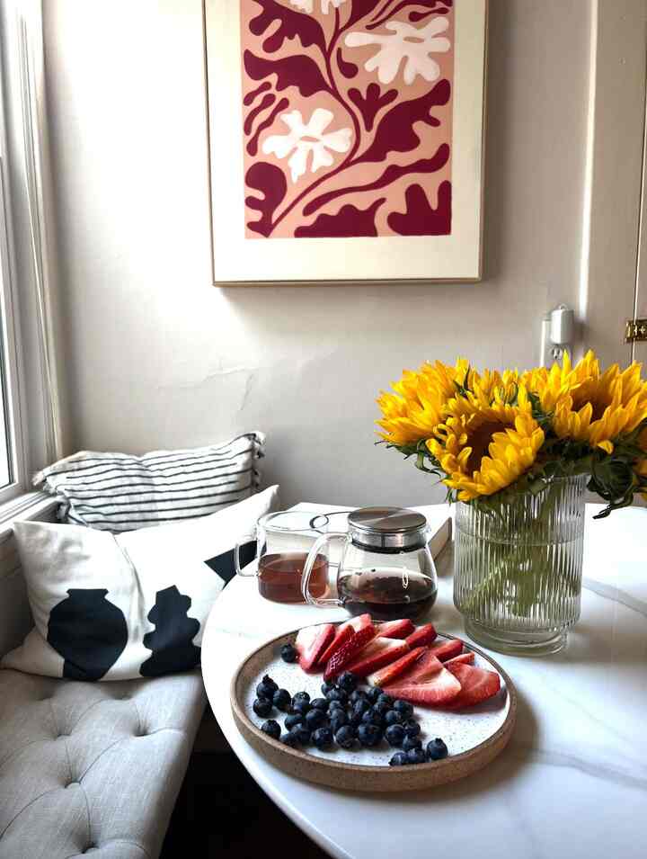 Detail shot of of favorite breakfast nook #smallspace #breakfastnook #diningroom