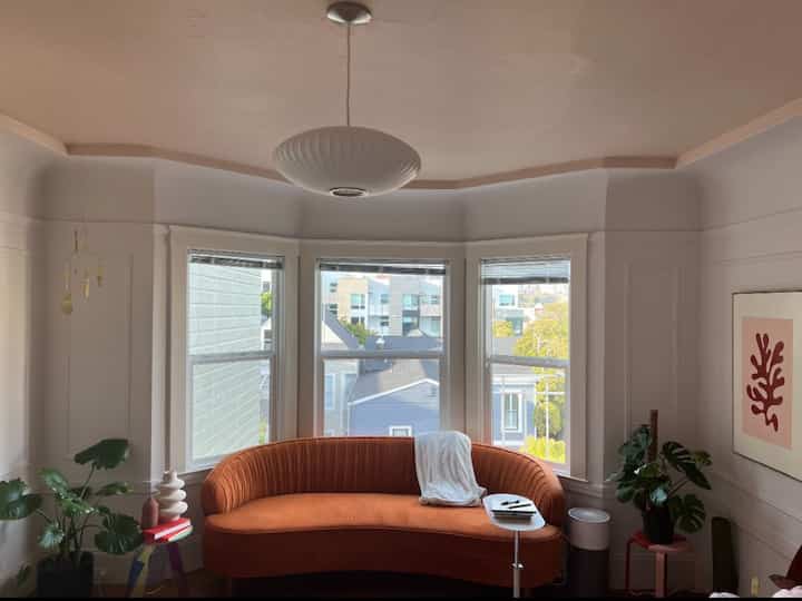 You can see my pink ceiling from this angle kf my postmodern apartment 🥰 #livingroominterior #apartmentinterior #sofainspo #couch