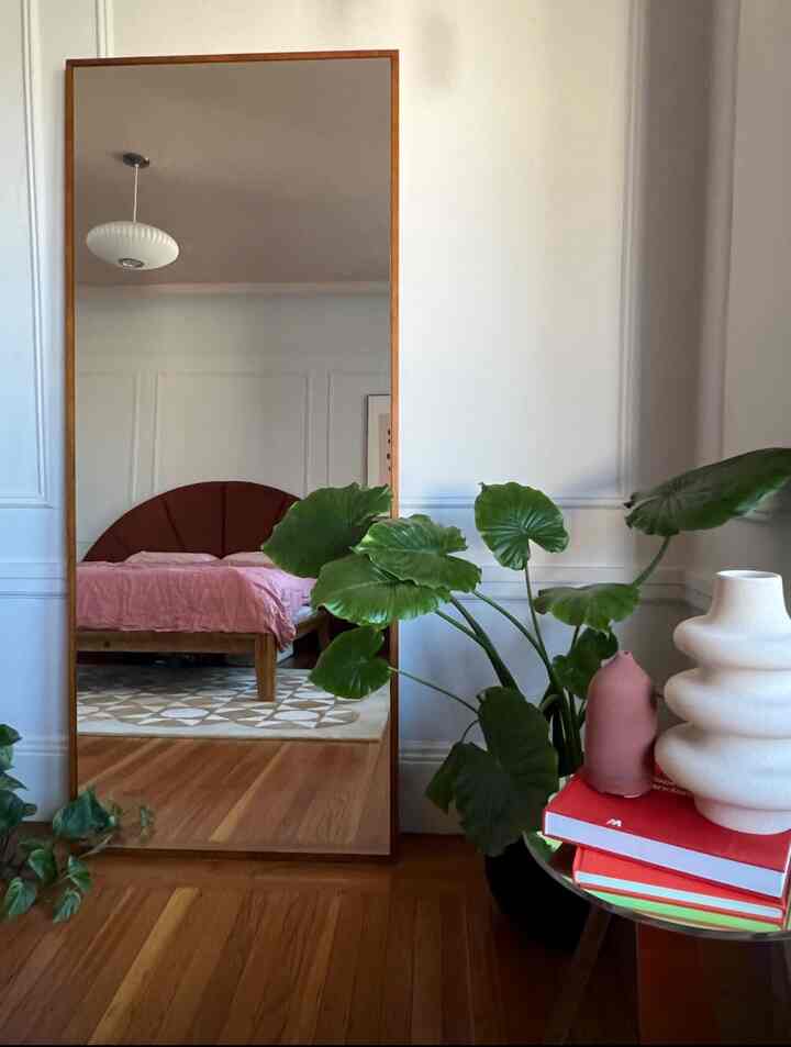 mirror selfie of my colorful apartment ❣️ #apartmentinterior #cozyliving #livingroominterior 