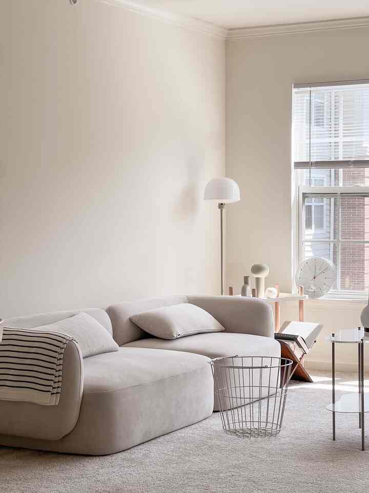 #beigeinterior #beigetone #lamp #lightingstand #lightinginterior #sofa #modularsofa