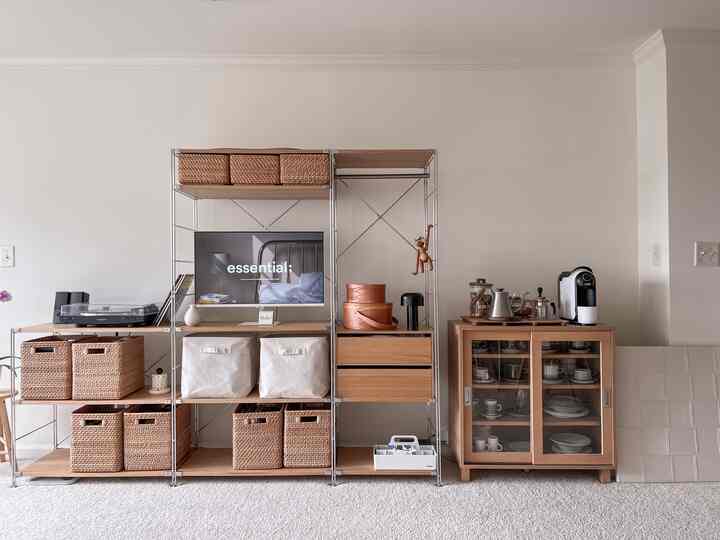 Industrial tone + warm wood = 🤎🤍 
#industrial #WoodInterior #woodenfurniture #beigeinterior #beige #beigetone