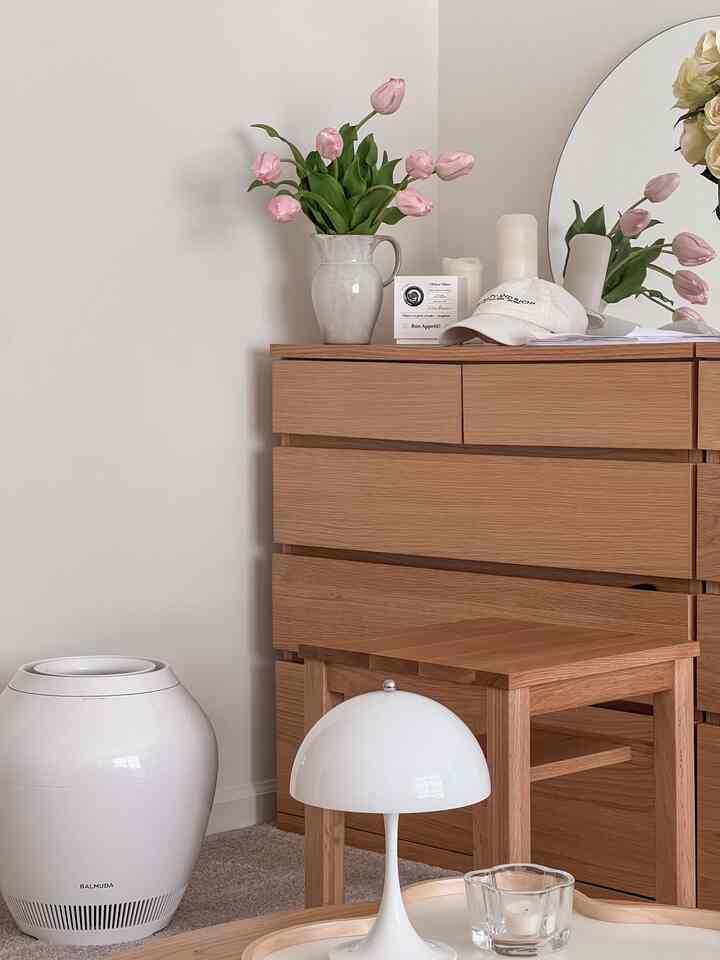 Cozy vibe😌
#cozy #cozyhome #woodencabinet #woodenfurniture #WoodInterior 