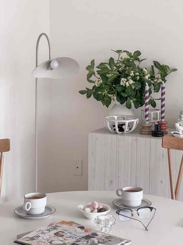 Enjoying a delightful tea break💓
#teatime #coffeetime #coffeecup #beige #beigeinterior #vintagecup