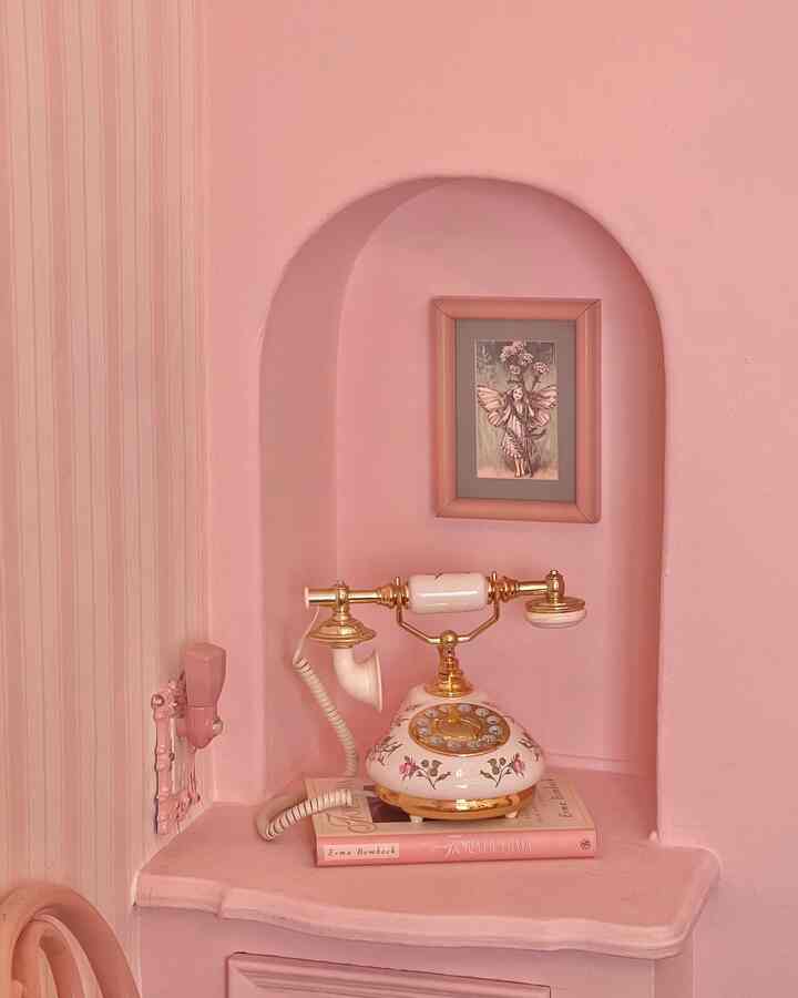 I love my little vintage pink telephone nook 🧚🏼🎀 #pink #shabbychic #girly #vintage #cottage #diningroom