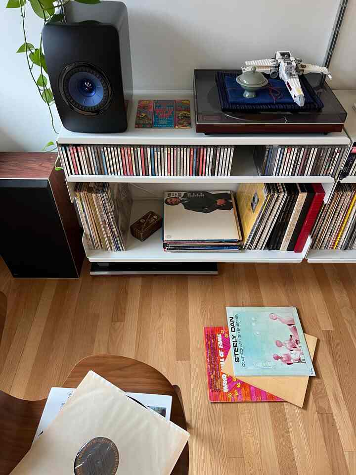 Media shelving system #decor #walldecor #mediashelve #wallshelving #shelvingsystem