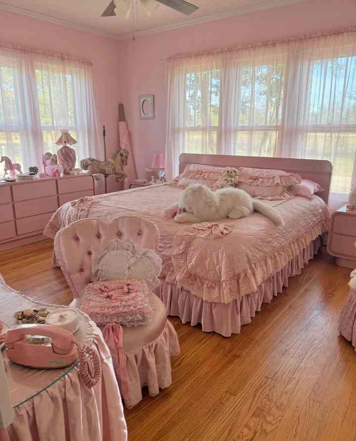 I live inside a pink life-size dollhouse 🎀 #pink #vintage #bedroom #shabbychic #girly 
