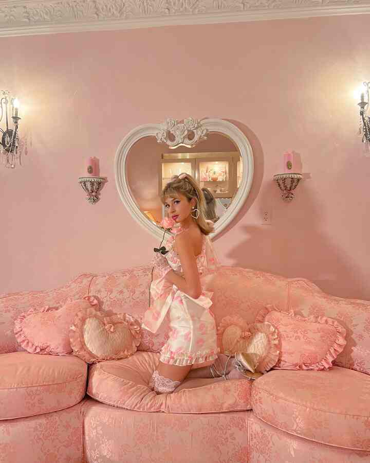 My living room from my first apt in LA 🎀 #pink #shabbychic #princess #livingroom #vintage 