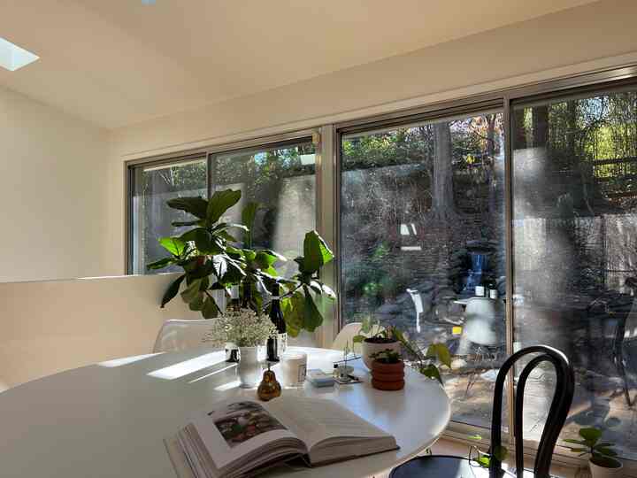 Kitchen table #diningroom #diningtable #saarinentable #diningchair #chair #roomdecor #diningroomdecor #diningroomdesign