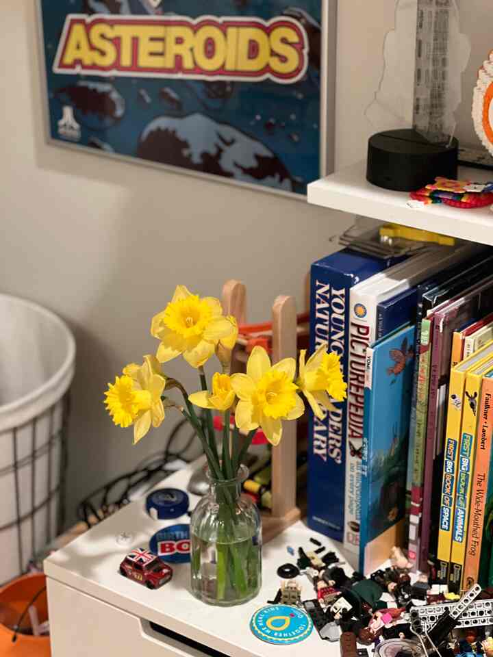 💛 #kidsroom #kidsroominteimrior #kidsroomdecor #flowerdecor #cozyroomdecor