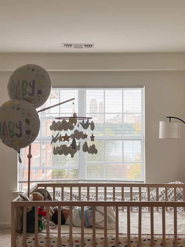 Our new housemate 💓
#bedroom #baby #babybookshelf #bedroom #bedroominterior #bedding #masterbedroom #cozy #beigetone