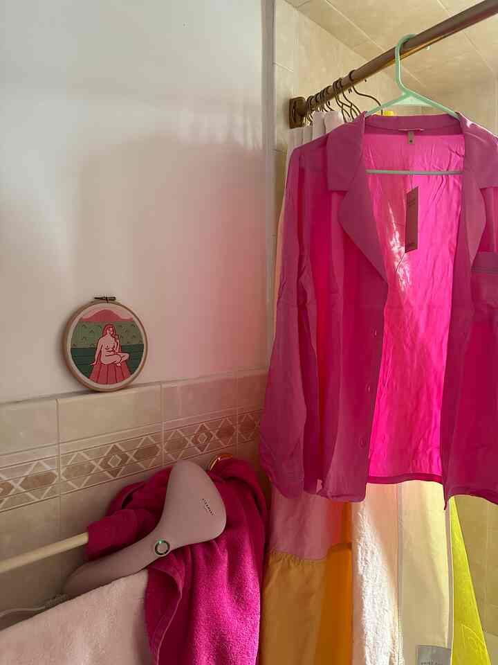 The theme is pink 💗
#moderneclectic #bathroominterior #pink 