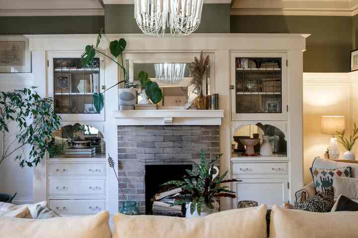 Nothing more charming then a homes original built ins. These built ins are a classic detail in San Fransico homes that last the test of time! #livingroominterior #livingroom #livingroomdecoration #livingroomcabinet #livingroomwithouttv #livingroomstorage #livingroomplant 