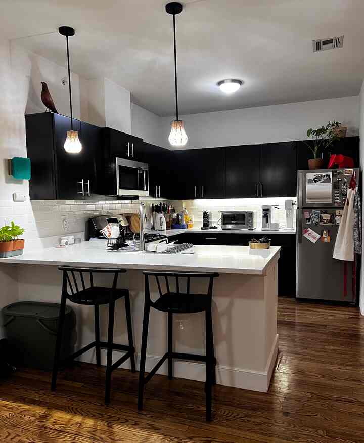 An elephant doesn’t have to live on the floor but can on a fridge! #kitcheninterior not #minimalist #kitchen #vitra #eamesbird