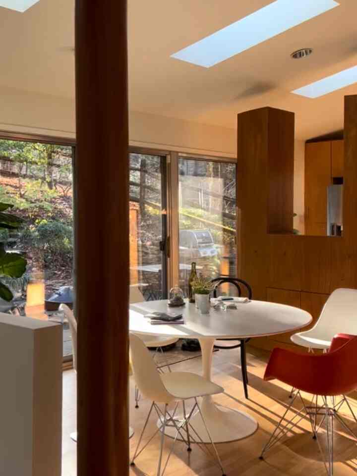 Diningroom interior #diningroom #saarinentable #diningroomtable #diningroomchair #diningroomset 