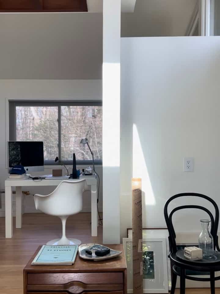 Room view #homeoffice #bedroom #roomdecor #roomdesign #cozyroom #desk #chairs #tulipchair #bedrokmdecor #bedroominterior #midcenturymodenr