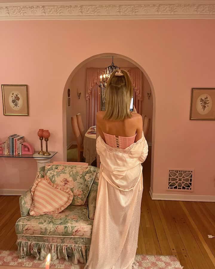 Adding floral accents can help soften up a room 🌸 #pink #floral #chair #livingroom #vintage ￼