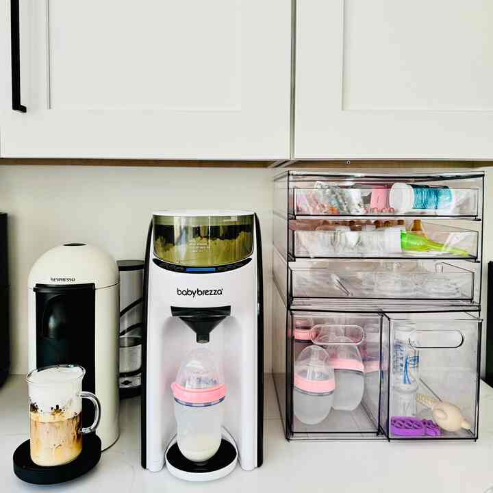 One for me, one for baby. ☕🍼 Priorities? Perfectly balanced. 😂

#kitcheninterior #kitchen #baby #coffeecup #coffeemachine #coffeetime #coffee #organize #organizedstorage #집꾸미기 #인테리어 #홈스타일링 #오늘의집 #커피 #신생아 #신생아용품