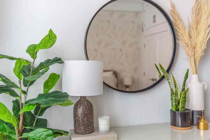 <span data-sheets-root="1" style="color: rgb(0, 0, 0); letter-spacing: normal; font-size: 10pt; font-family: Arial;">Pops of green to bring in a calmness #wallmirror</span>