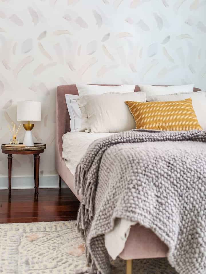 Blush tones but make it sophisticated. #bedroom #bedroominterior #bed #bedding #bedframe #beddingset #bedroomstyling #bedroomfurniture #bespoke 