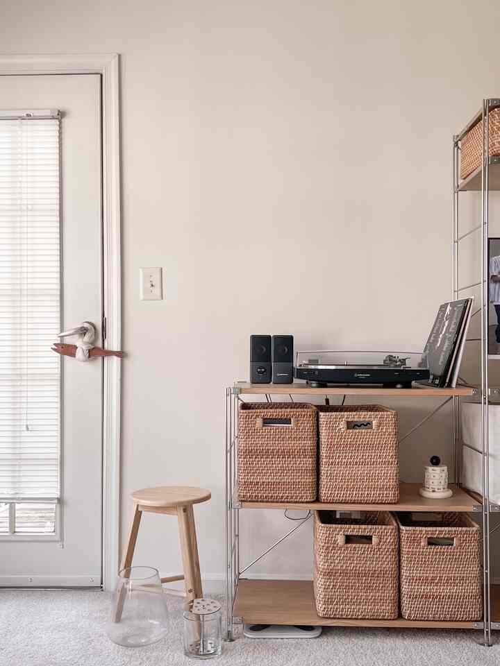 How to keep my house tidy: I stash all my little things in the cabinet😙
#livingroominterior #muji #WoodInterior #woodenfurniture #woodeninterior #SUS #vinyl 