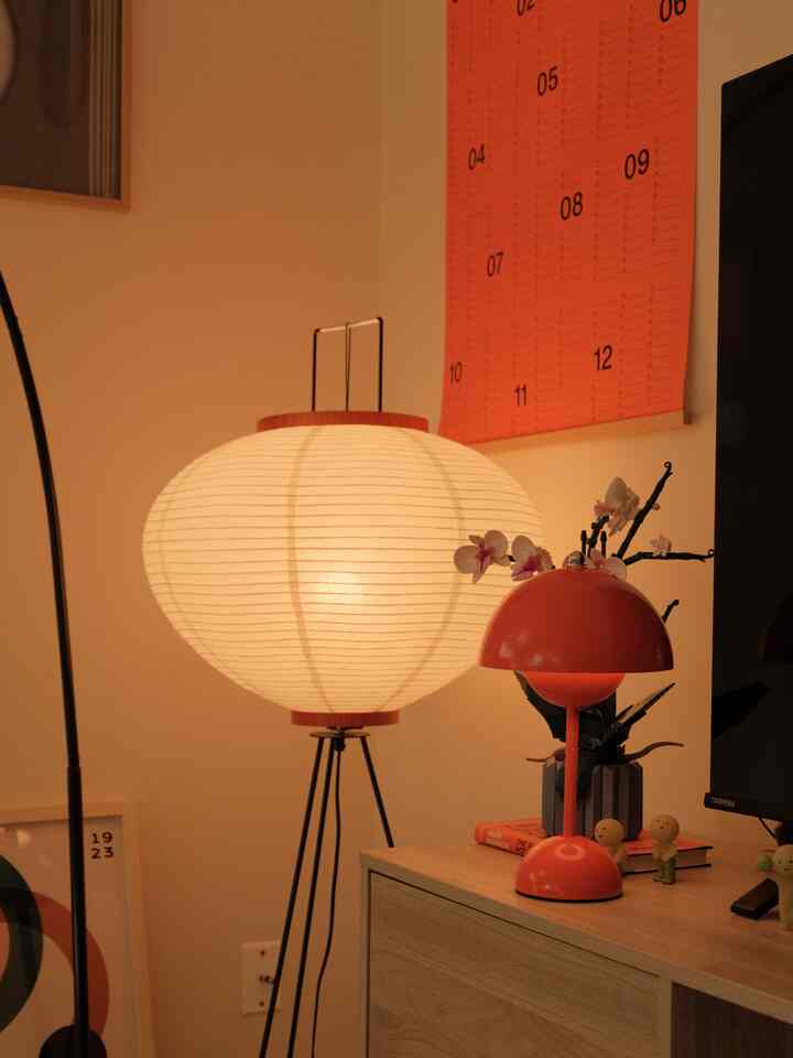 <span data-sheets-root="1" style="letter-spacing: normal; font-size: 11pt; font-family: Arial; color: rgb(47, 52, 56);">New lamp vibes 🍊 in the best color of course :) #flowerpot #lamp</span>