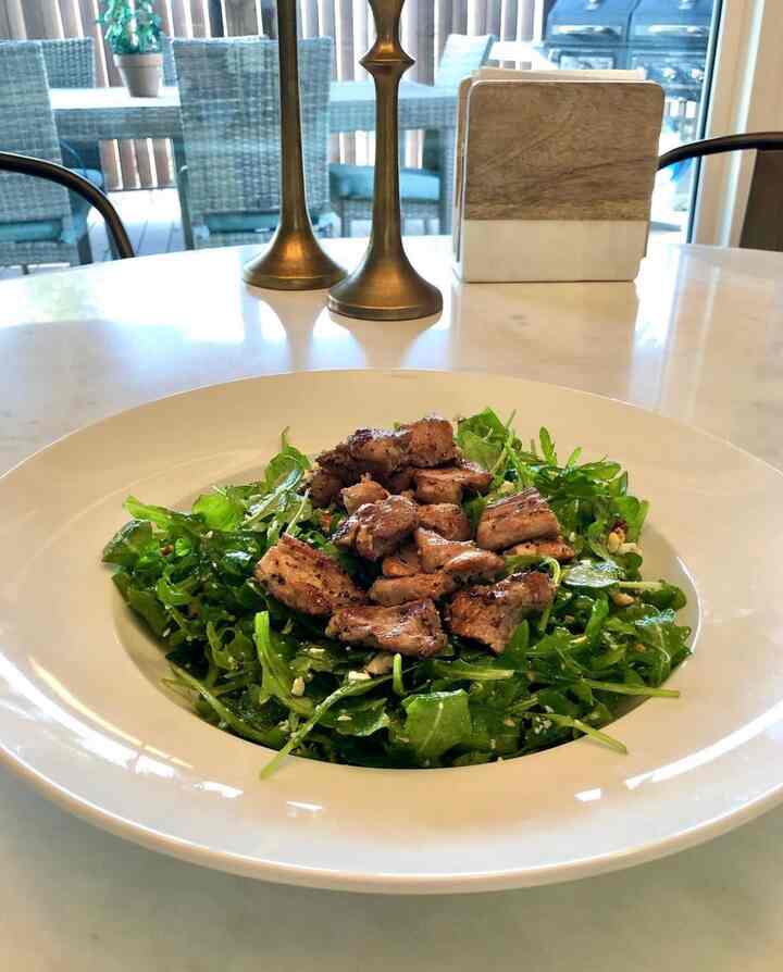 Porkbelly and arugula. Sounds like a spring salad?🥗 #kitchen #dining #spring #clean #moderninterior #modernkitchen #marble #marblediningtable #marbletable