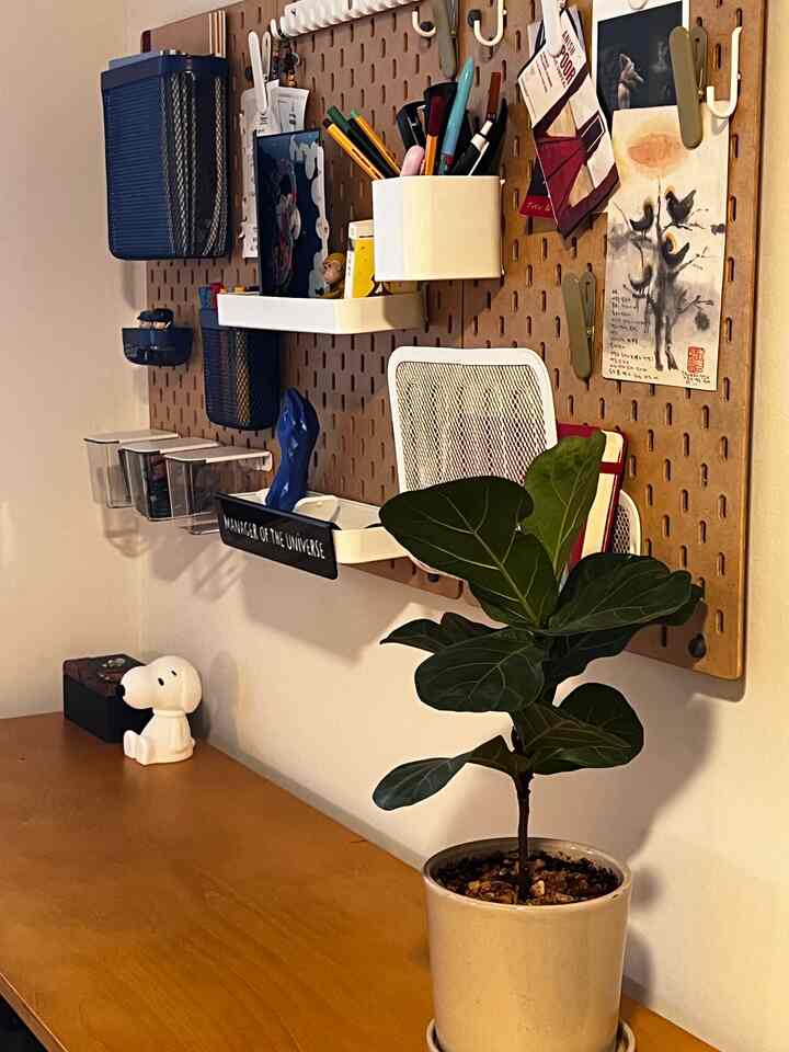 <span data-sheets-root="1" style="color: rgb(0, 0, 0); letter-spacing: normal; font-size: 10pt; font-family: Arial;">Pegboard is a great and stylish way to organize office supplies. It also serves as a great backdrop for zoom calls! #homeoffice #homeofficedecor #officeinterior #pegboard #officespace #office #office #organize #organized #organizingtips #Shelf</span>