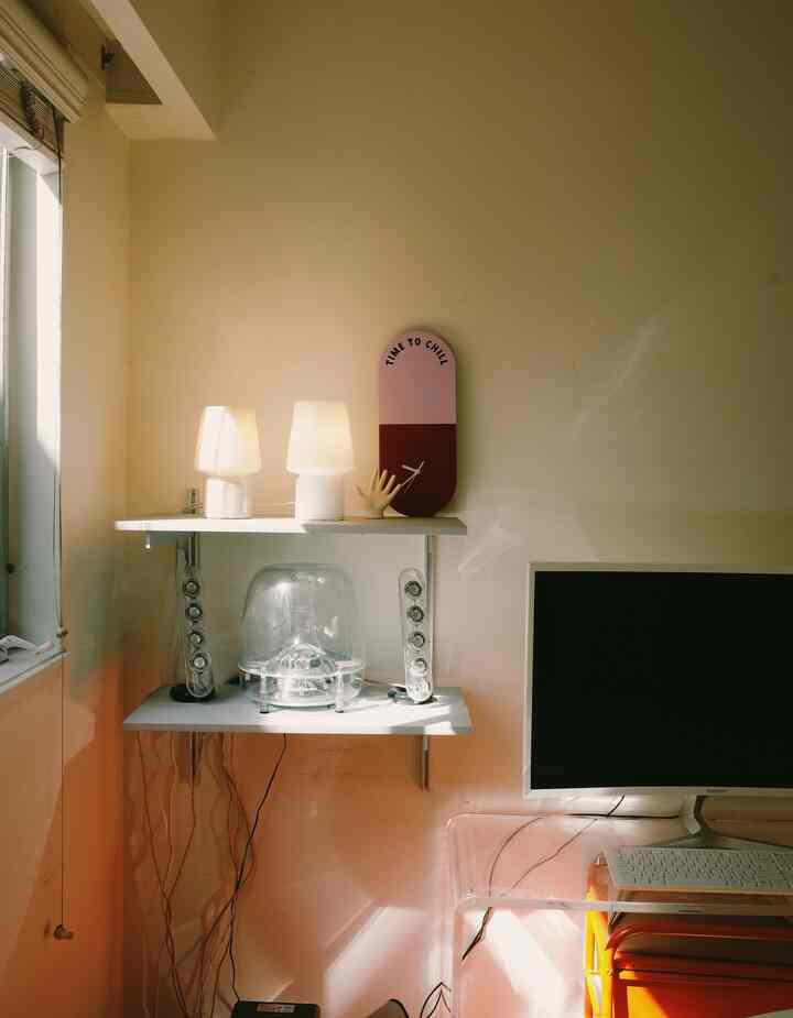 Another small space hack—floating shelves for the win! ✨🏡 Floating everything keeps the room feeling open and clutter-free. Who else loves a good space-saving trick? 🙌 #SmallSpaceSolutions #FloatingShelves #HomeHacks