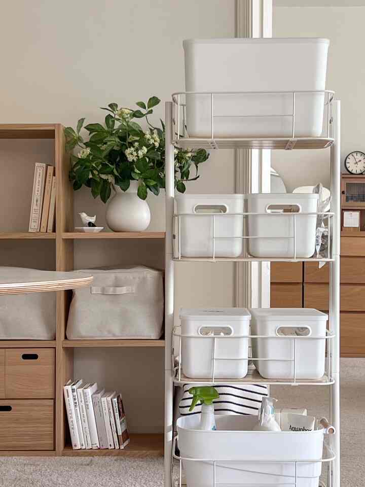 I store most items neatly in storage boxes. That way, I can keep my home tidy!

#Organized #trolley #muji #woodenfurniture #WoodInterior #wood #whitewood #whitewoodinterior #cozy