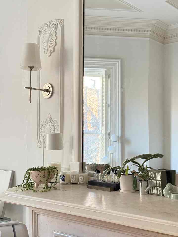 Sunny afternoon in a brownstone apartment #cozy #plants #candles #modern #brownstones 