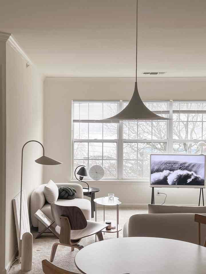 ⛅️⛅️🤍
#livingroominterior #livingroom #livingroomtable #lightingstand #lightinginterior #light #lamp #loungechair #beige #beigeinterior #beigetone #cozy