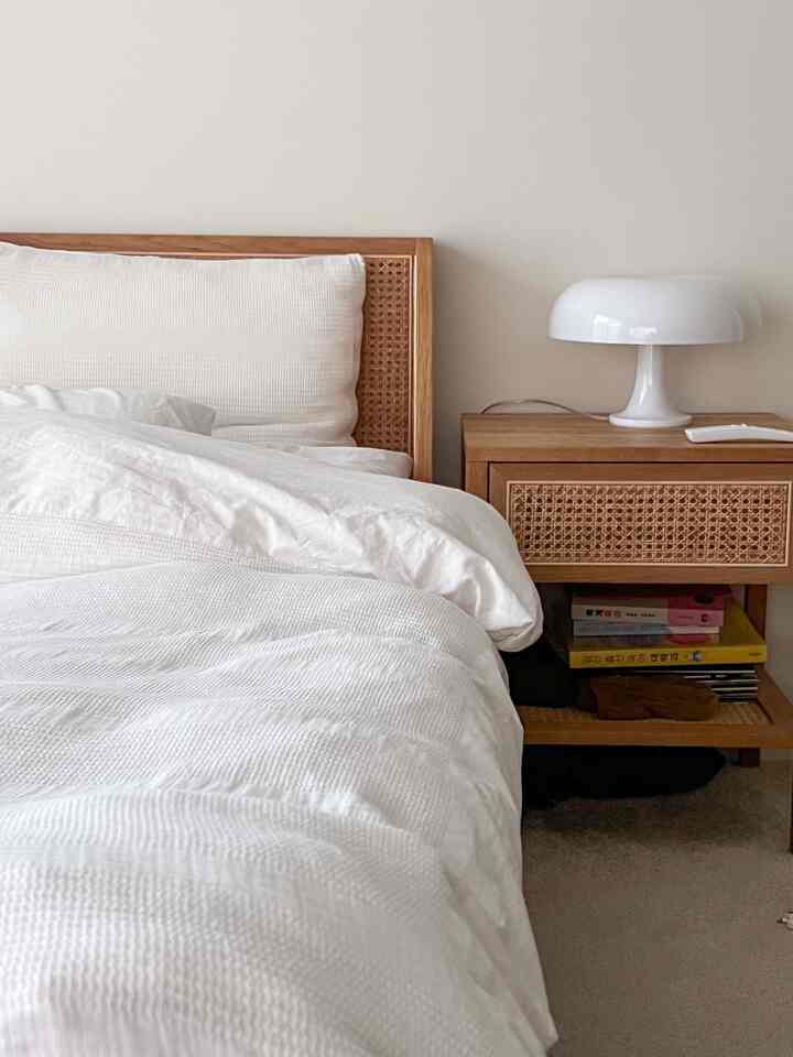 White🫶🏻🤍

#bedroom #bedding #whiteinterior #whitewoodinterior #whitewood #whiteandwood #whitebedding 