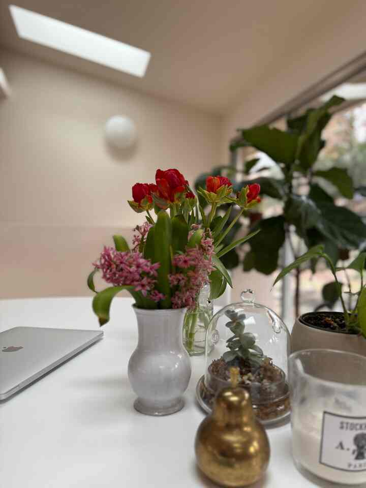 On the table #diningroom #diningtable #diningtabledecor #sasrinentable #diningroominterior #table