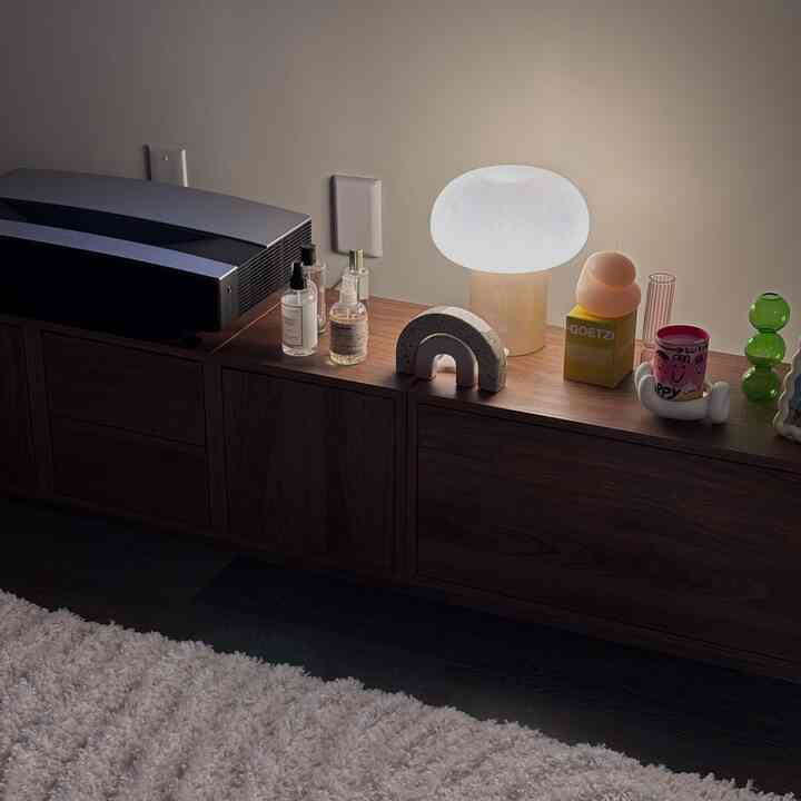 Sometimes, all you need is a table lamp to brighten up the whole space💡
#lamp #tablelamp #ikea #nordicstyle #Nordicinterior #midcentury #tvstand #livingroominterior #livingroom #homedecor #smallhouseinterior 