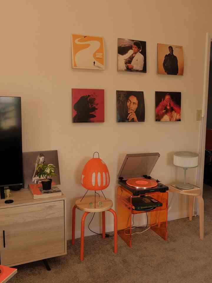 <span data-sheets-root="1" style="color: rgb(0, 0, 0); letter-spacing: normal; font-size: 10pt; font-family: Arial;">Organization tips &amp; tricks: You’ve probably figured out by now that my organization tips / tricks is more focused on how decor works together rather than the aspect of cleaning and tidying up a space :) With that said, I want to highlight this acrylic end table, which (luckily enough) was the perfect size for my turntable! Find pieces that compliment other pieces :) experiment with organization and you’ll be surprised at the cool combinations you can create 🤗🍊 #tidyspace #stool #sidetable #decorinspo #homeinspo</span>