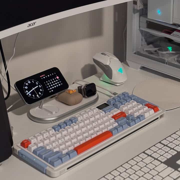 Spring cleaning starts with decluttering my desk and keeping only the essentials 🖥️⌨️ #bedroom #homedecor #homeoffice #deskterrier #desktop #deskdecoration #desk 