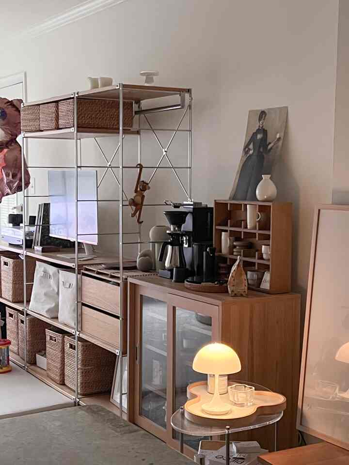 My precious coffee spot🤎✨

#coffeemachine #coffeetime #coffeespot #WoodInterior #wood #woodenfurniture #muji #japandi #woodeninterior #livingroom #livingroominterior #livingroomdecoration 