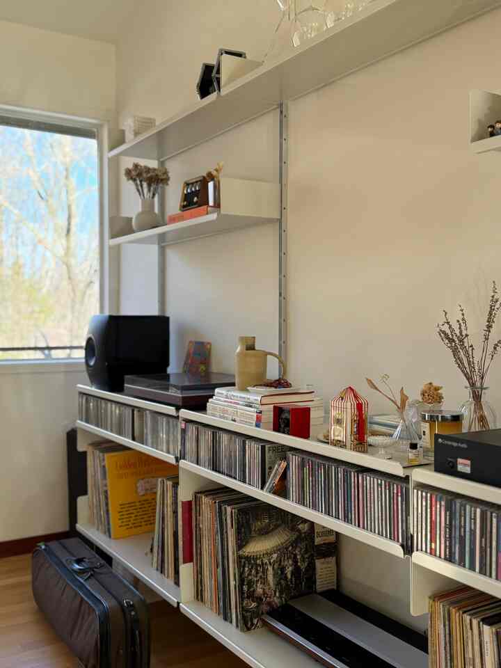 Rak dinding media #livingroom #livingroomdecor #decoration #walldecor #wallsystem #shelving