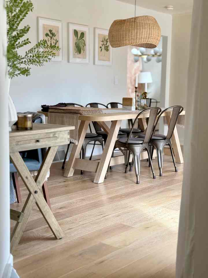 Best view of my house.🤎
#diningroom #diningtable #woodtable #wood #natural #wicker #modern #cozy #warm #euro