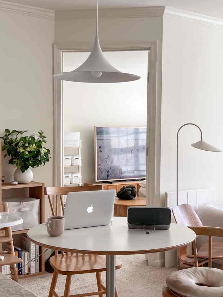Sometimes my work zone is too tempting with the TV right there. Too many distractions!🙈

#WoodInterior #workplace #woodenfurniture #wood #workfromhome #beigeinterior #beige #livingroominterior #livingroom 