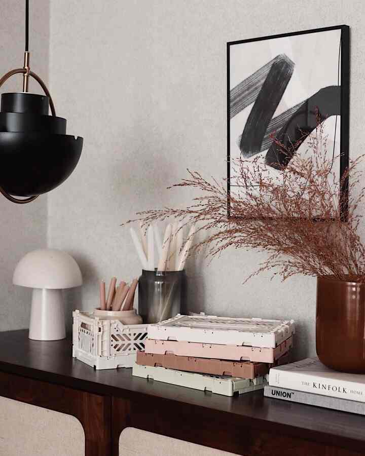 This is the perfect organizer for storing small items!! 

#Organize #organizer #Foldingbox #desk #pantry #pantryorganize #vase #lamp #Posterframe #deskorganize 