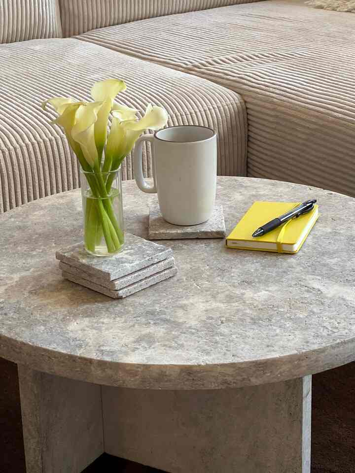 menyukai warna-warna alami ini #apartmentinterior #apartmentdecor #coffeetableinspo
