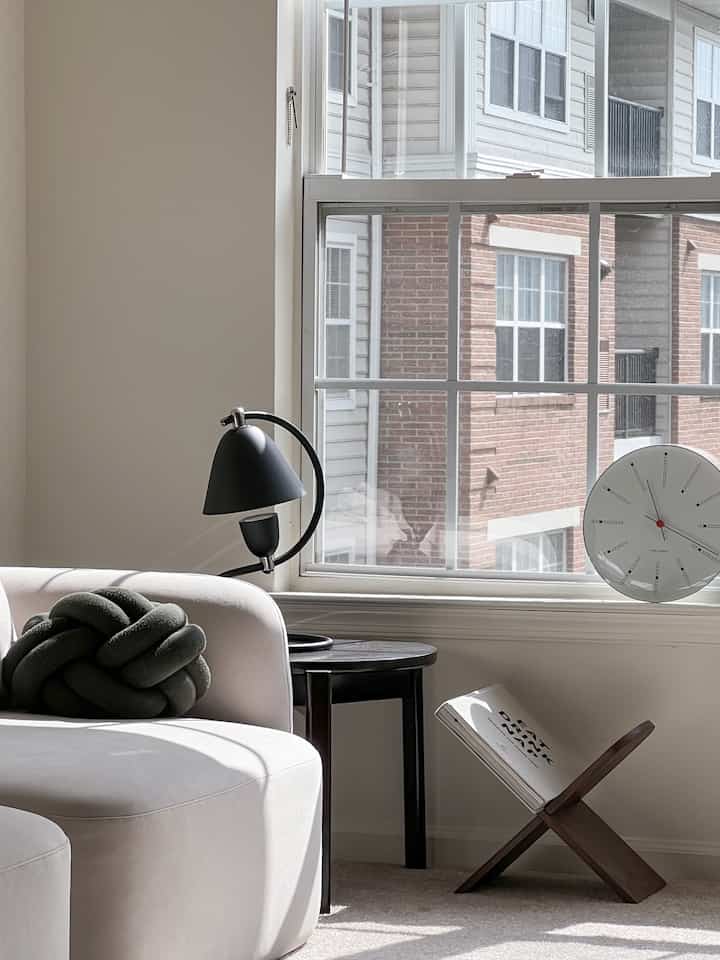 When the light comes in✨

#livingroominterior #beautyhome #livingroom #beigetone #beigeinterior #beige 