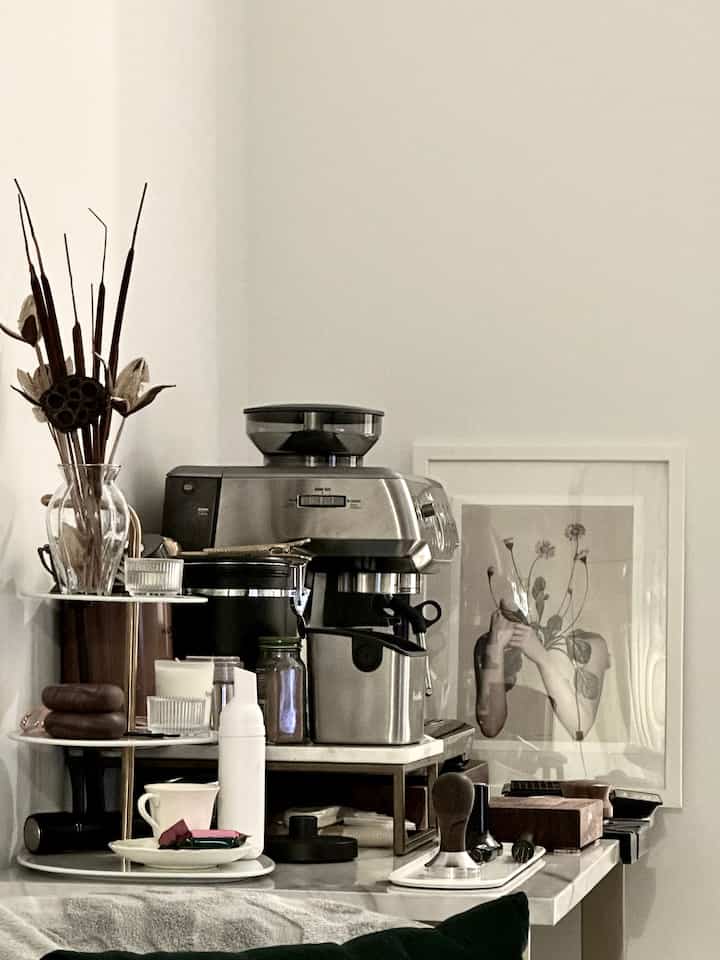 My little vibe check corner #HomeVibes #ChillCorner #CozyFeels #LafayetteNY #homedeco #homecafe