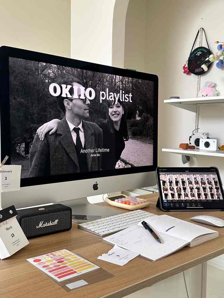 It's a place where I work with my favorite playlist on 🎵

#desk #deskterrier #desksetup #homeoffice #workplace #workfromhome 