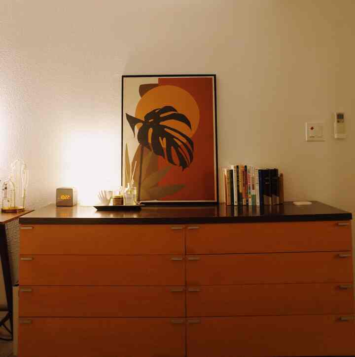 Turning a boring drawer into something lively! This little setup with art, a book, and a tiny clock adds personality and charm to the space. Sometimes, it’s the small touches that make all the difference! ✨ #DrawerSetup #HomeDecor #PersonalTouch #InteriorInspo #StylishStorage #SmallDetails #FunctionalDecor #ArtAndBooks #CozyVibes #HomeAesthetic #MinimalLiving"