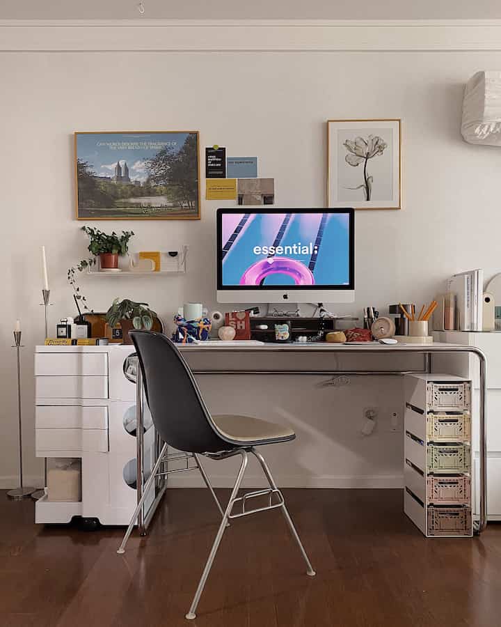 
#desk #deskterrier #deskdecoration #Deskchair #deskinterior #desksetup #homeoffice #workfromhome #workplace #workspace #deskdecor #deskorganizer #foldingbox #trolley 